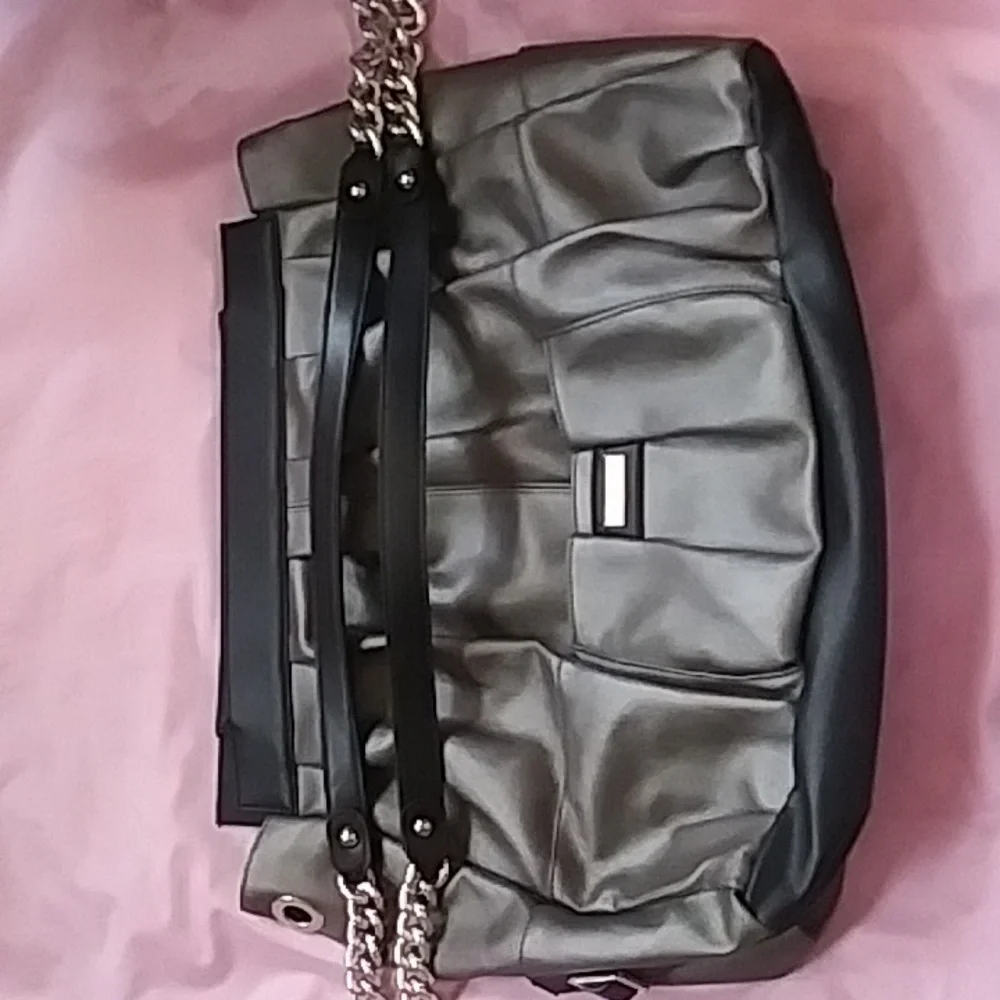 Awesome NWOT Miche Prima shell and straps. - Picture 12 of 12